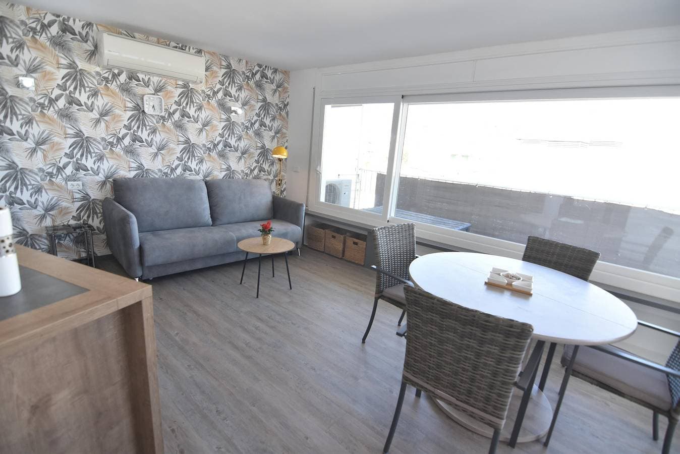 Foto 12 von 22: Apartment direkt am Strand in Roses, Costa Brava! 1 Schlafzimmer, Meerblick, Terrasse, kostenfreies WLAN. Buchen Sie jetzt!