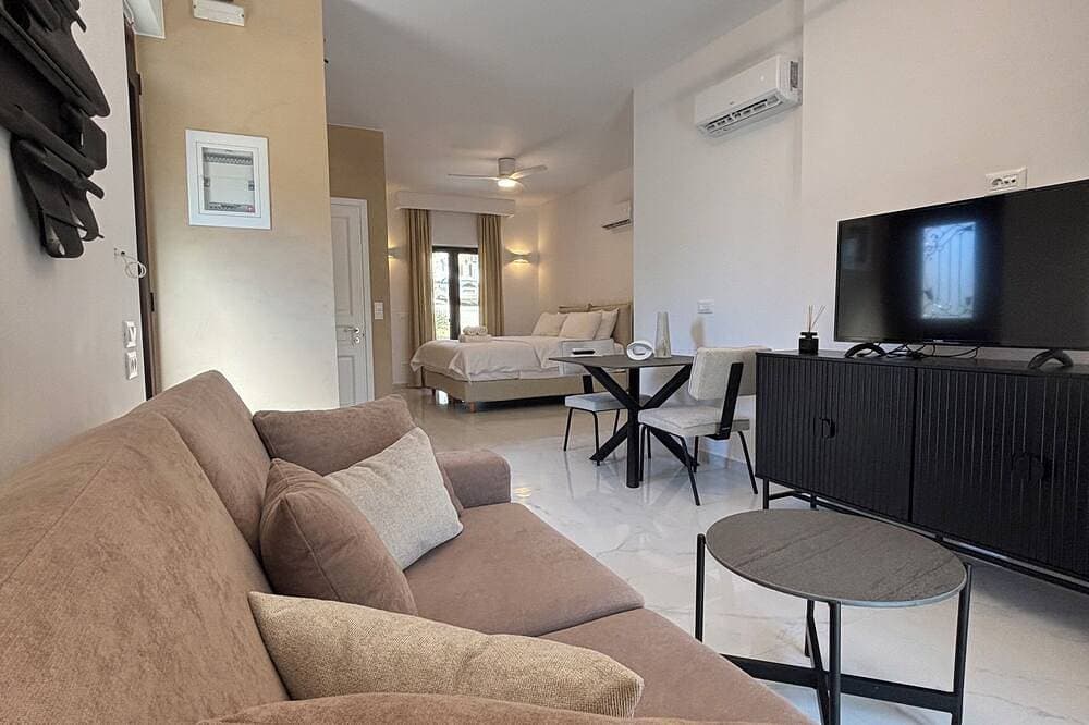 Foto 8 von 12: Agios Nikolaos Open Living Suite – Close Proximity to Almyros Beach