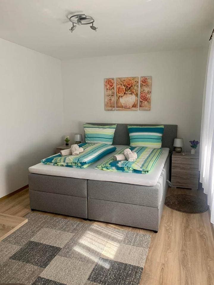 Foto 10 von 13: Double Room with Private Bathroom