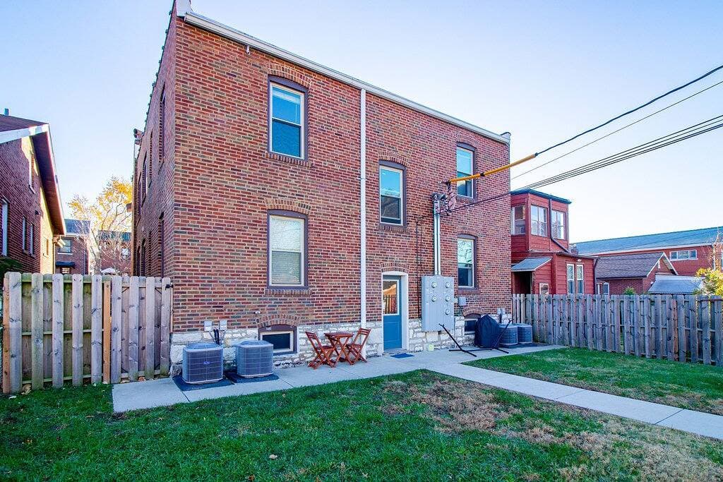 Foto 6 von 28: Chic Minimalist Gem w/ Fenced Backyard + W/D