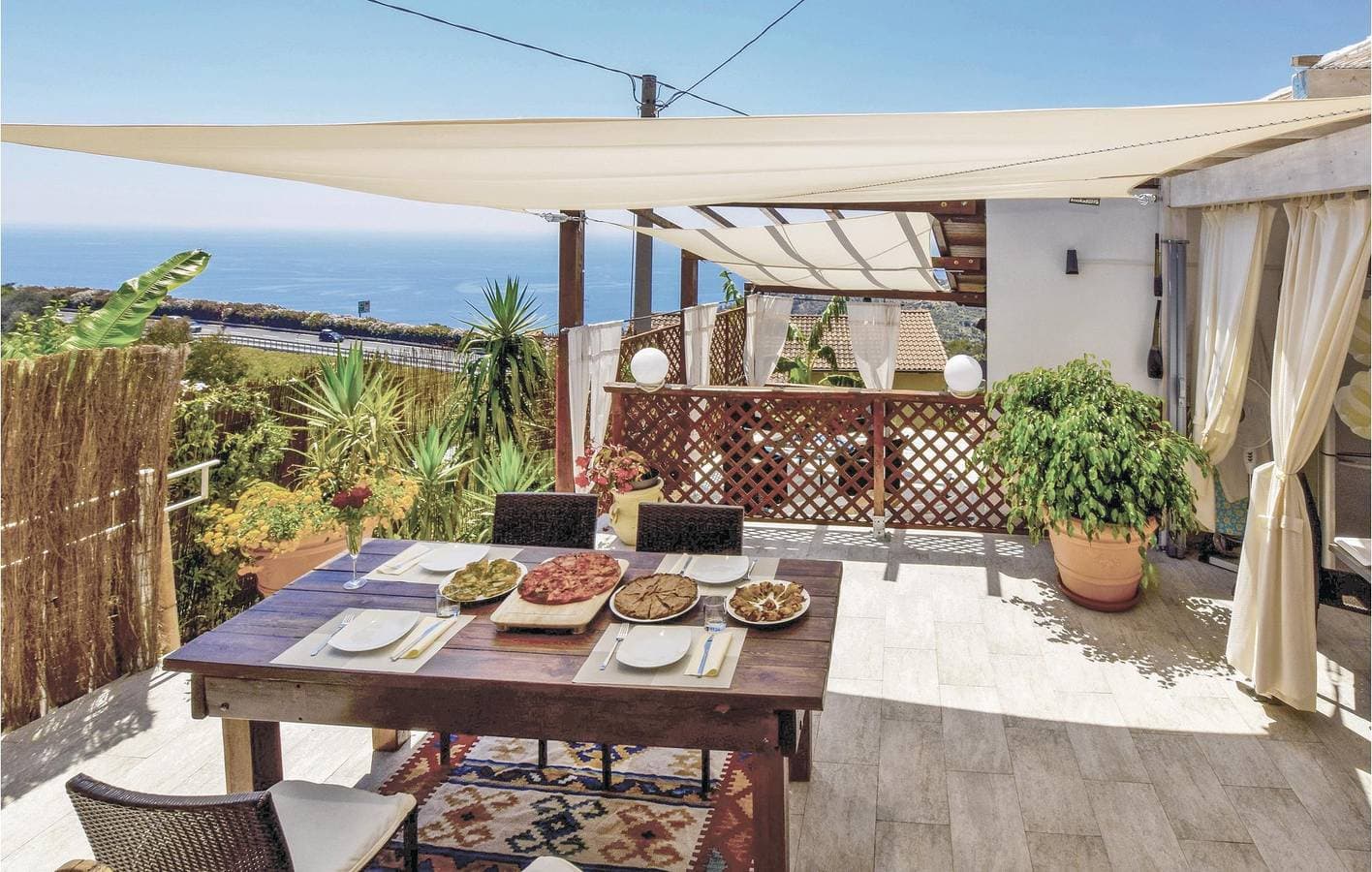 Foto 11 von 30: Apt mit Meerblick, Parkplatz, AC, Pool, Terrasse & WiFi - 1km zum Strand