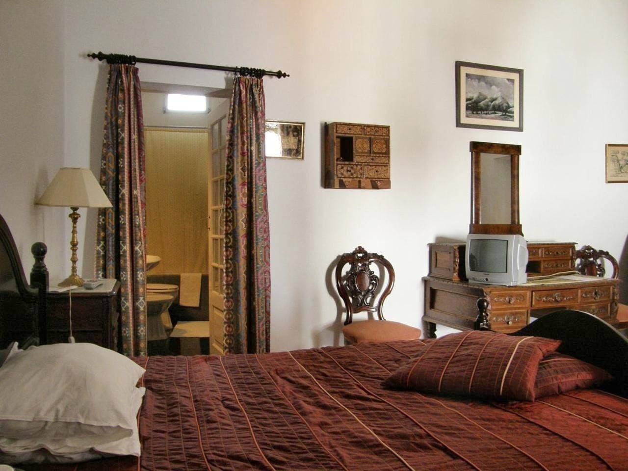 Foto 5 von 5: Deluxe Double or Twin Room