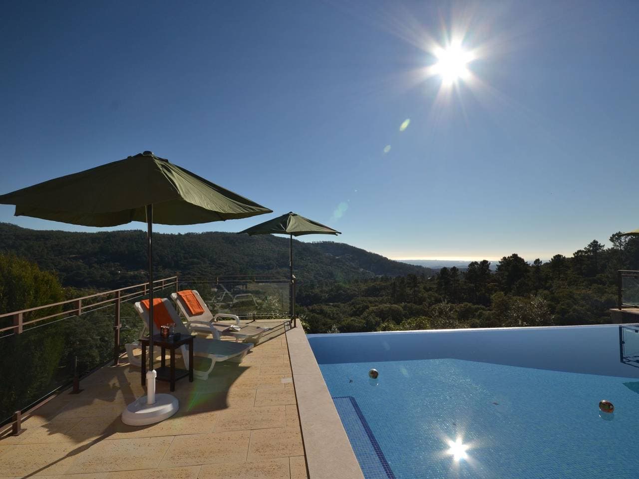 Foto 6 von 47: Luxuriöse Privatvilla mit Infinity-Pool