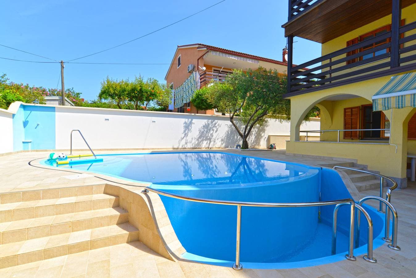 Foto 6 von 25: Ferienwohnung für 3 Personen mit Pool
