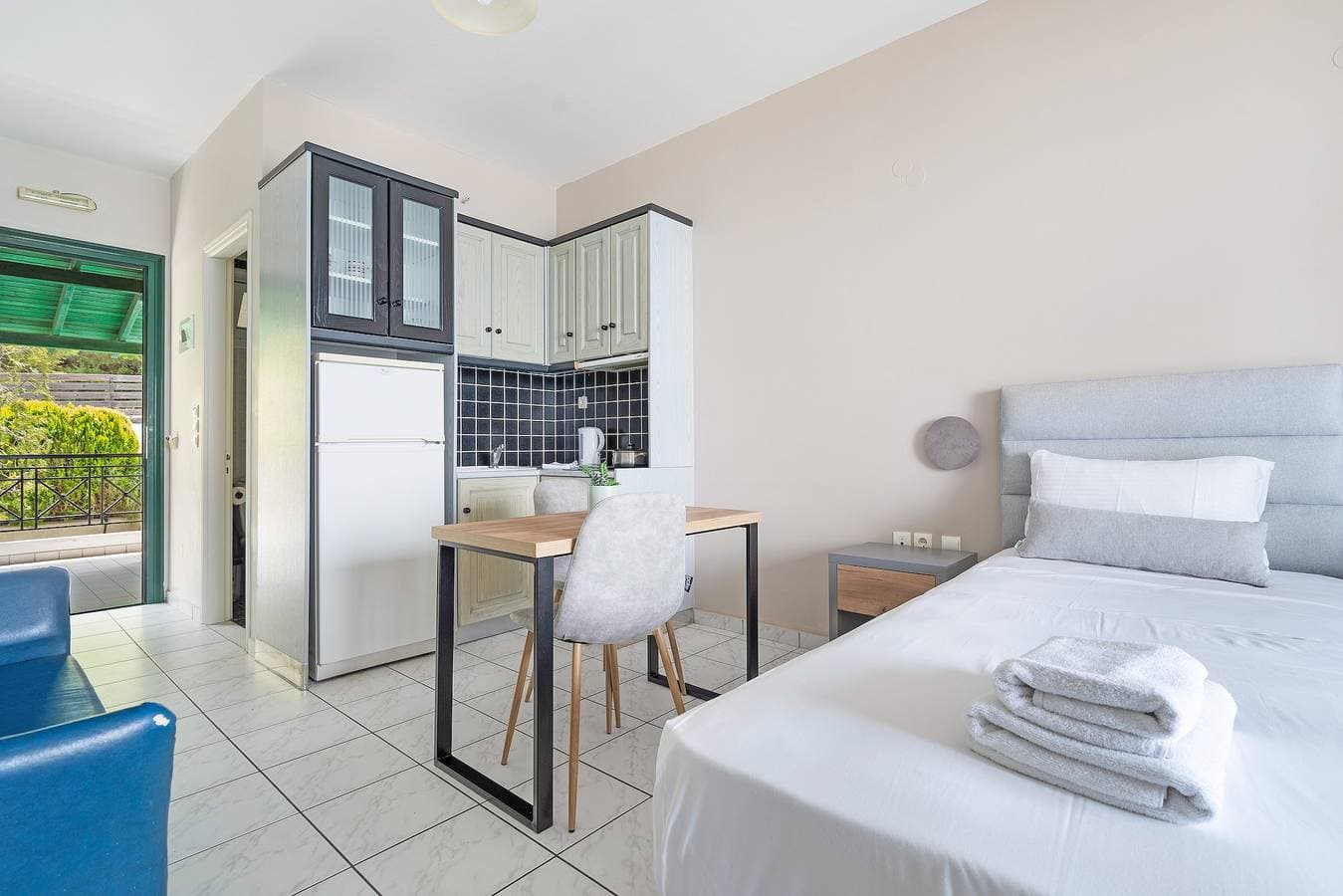 Foto 5 von 30: Ferienwohnung in einem Hotel 'Sunset Premium Studio 5' mit Meerblick, Gemeinschaftspool und WLAN