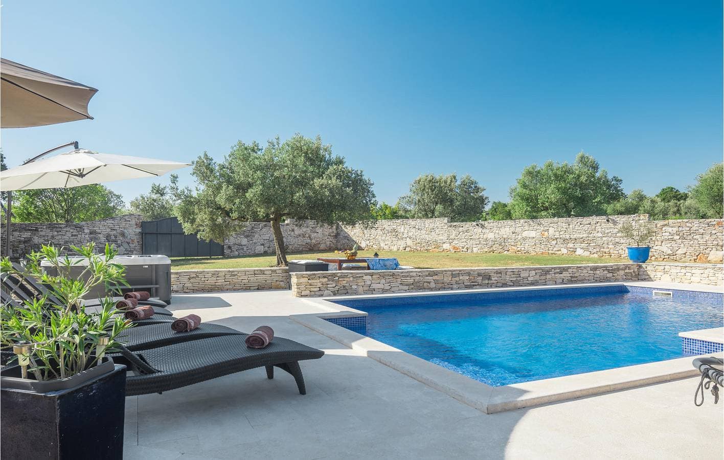 Foto 13 von 76: Gemütliche Ferienwohnung am Meer mit Pool und Terrasse in der Nähe von Galizana