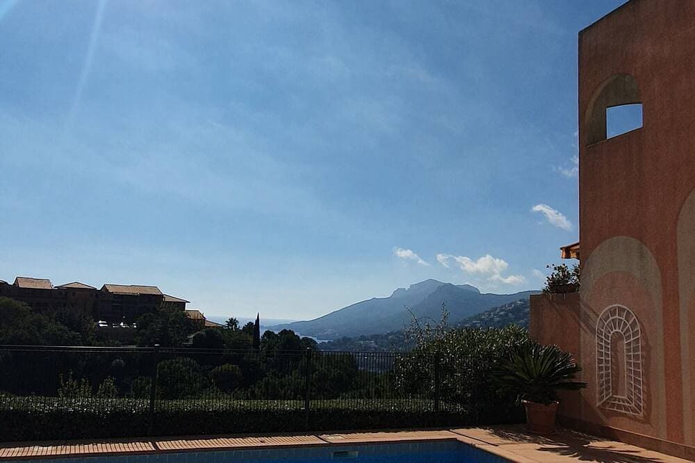 Foto 11 von 12: Ocean View | Pool Just 10 Seconds Away & Fully Equipped with Air Conditioning