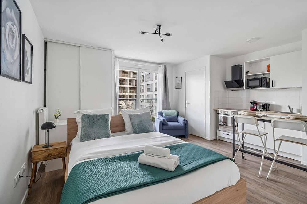 Chic and brand-new studio near Paris 1