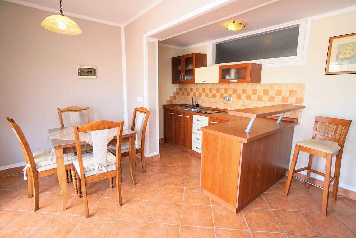 Foto 8 von 25: Ferienwohnung mit Balkon und Meerblick