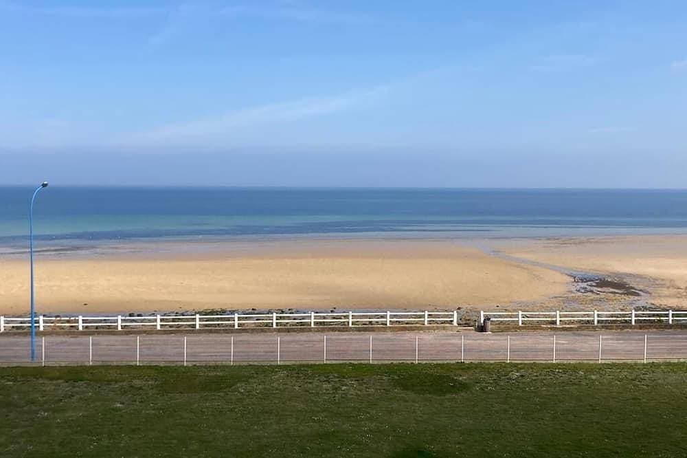 Waterfront apartment with breathtaking views! 1