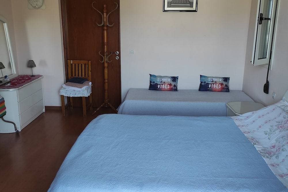 Foto 4 von 14: Spacious Room with a Private Bathroom - Stay with a Cretan Family!
