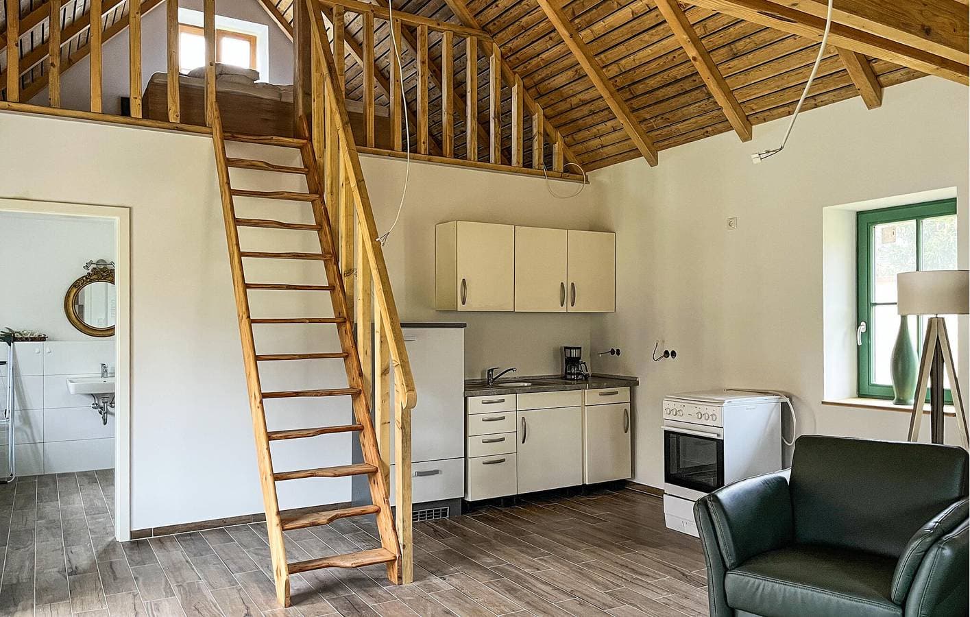 Foto 10 von 13: Modernes Apartment mit Terrasse, Küche, WLAN und Fernseher