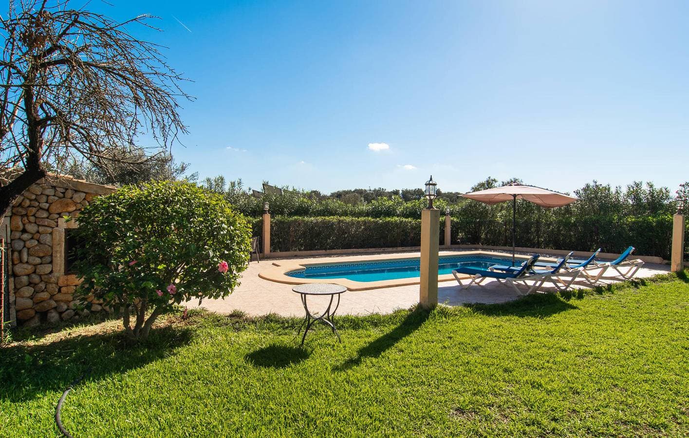 Foto 6 von 38: Búger Oase: Charmante Wohnung mit Pool und Terrasse