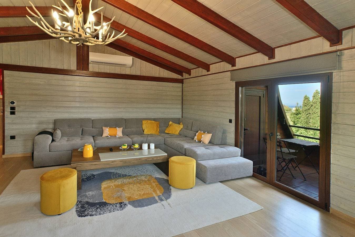 Foto 10 von 32: Ferienwohnung 'Pool Villa Desmira' mit Meerblick, Wi-Fi und Klimaanlage