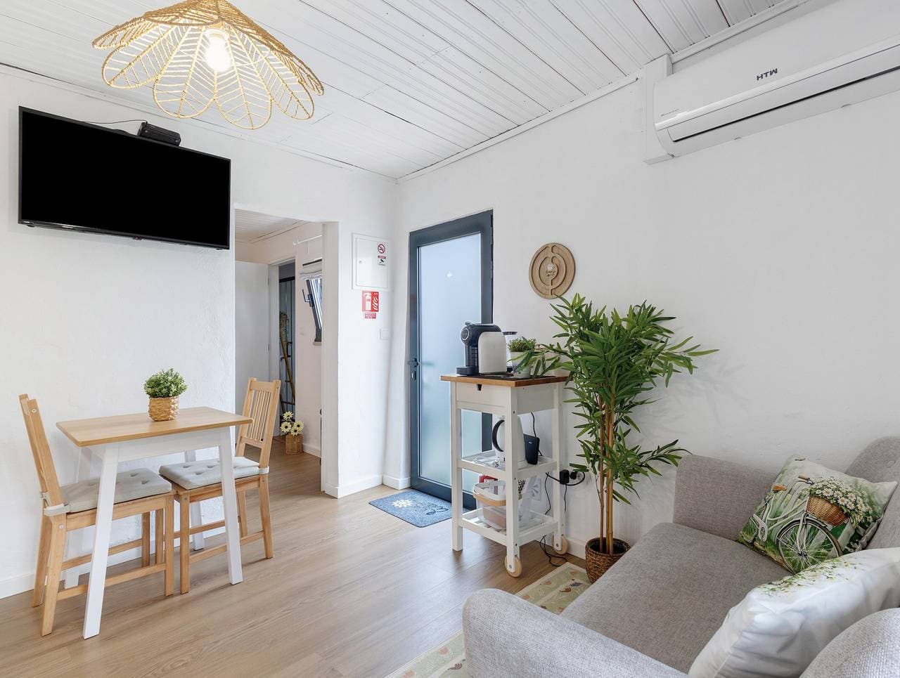 Foto 4 von 22: Ferienhaus 'Casinha do Riacho Loureda' mit Bergblick, WLAN und Klimaanlage