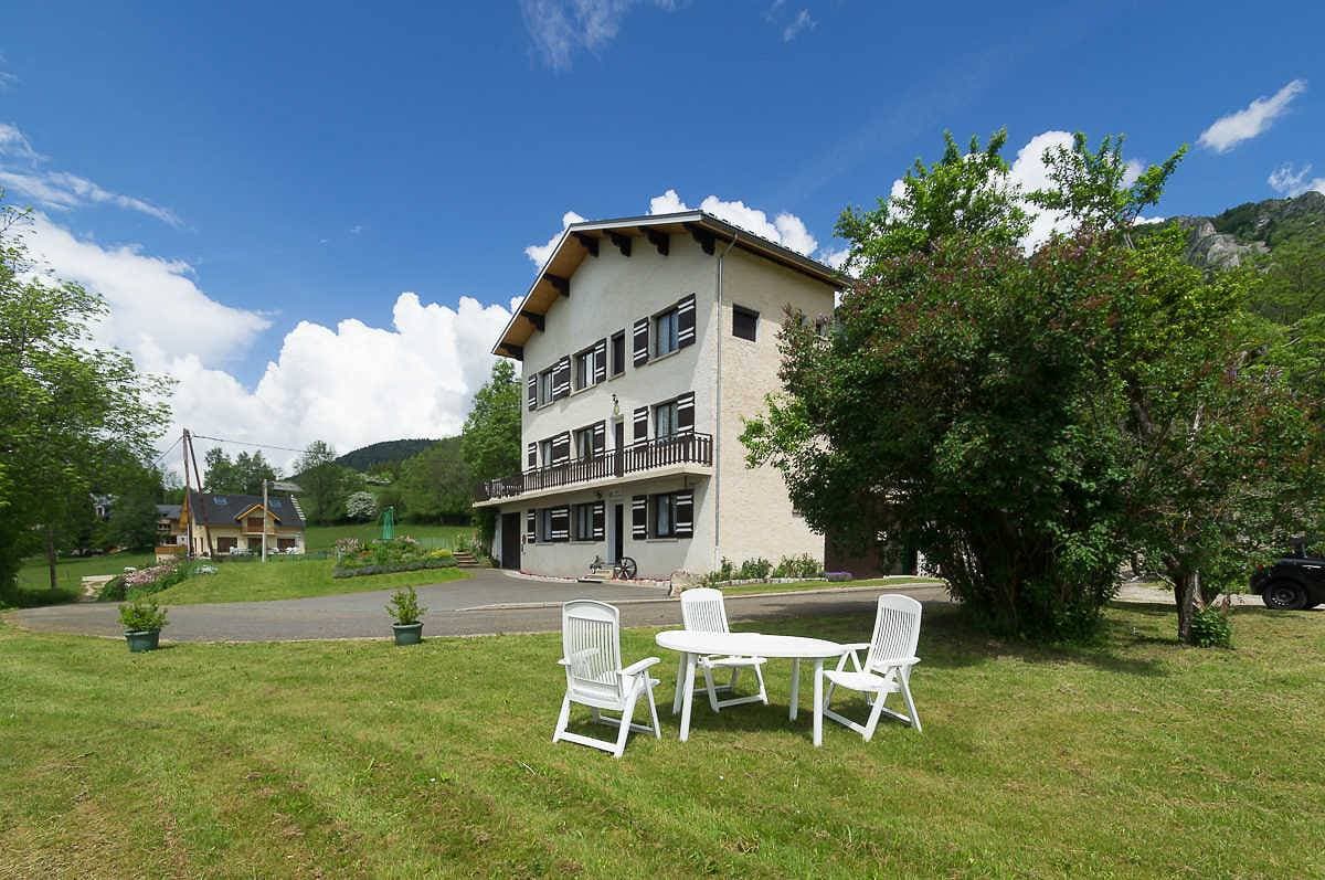 Charmante Gite mit Parkplatz, TV, Garten & Internet, Nähe Skilift & Piste 1
