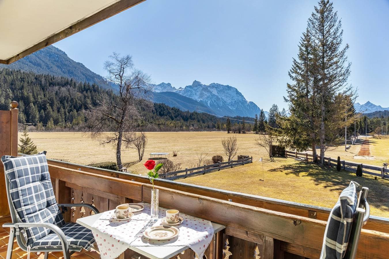 Foto 2 von 18: Ferienwohnung 'Alpenblick Tilly - Lautersee' mit Bergblick, Gemeinschaftsgarten und WLAN