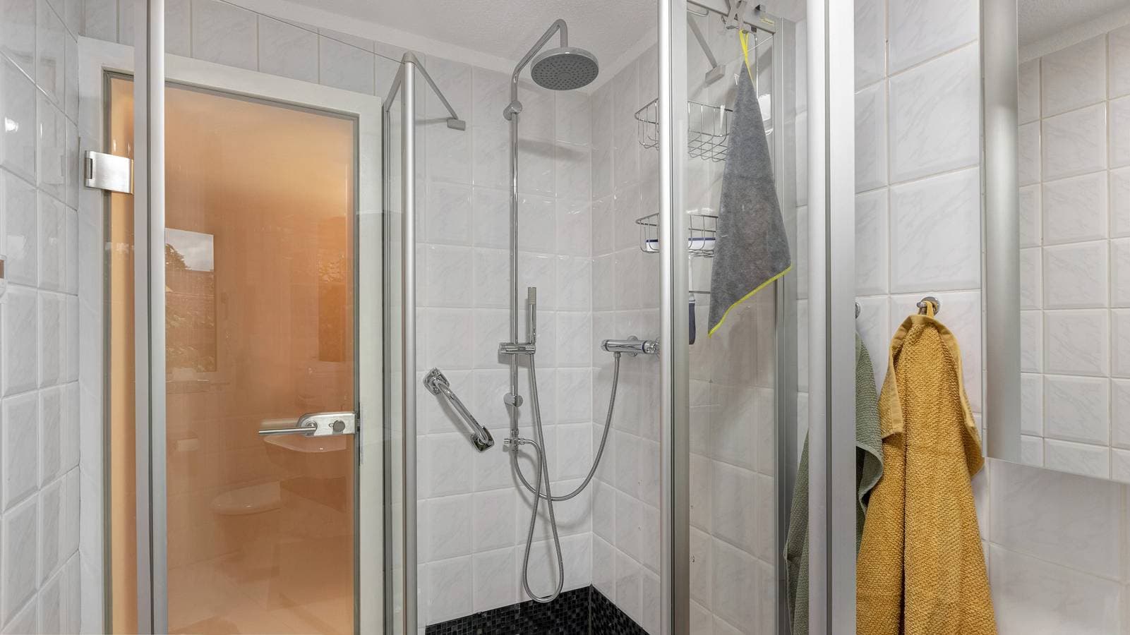 Foto 13 von 21: Ferienwohnung 'Heidegarten' mit Privatterrasse, Gemeinschaftsgarten und Wi-Fi