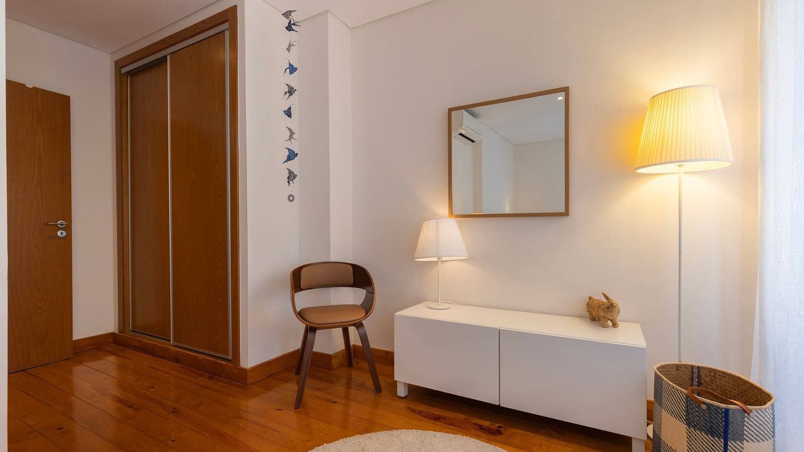 Foto 7 von 27: Luminous 1Bdr Apartment by LovelyStay