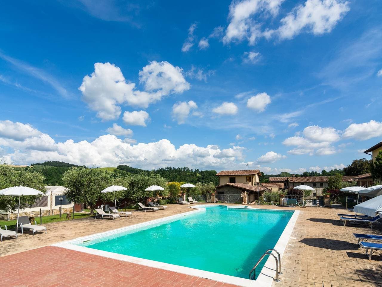 Foto 5 von 64: Villa in Perugia mit Pool und Hügelblick