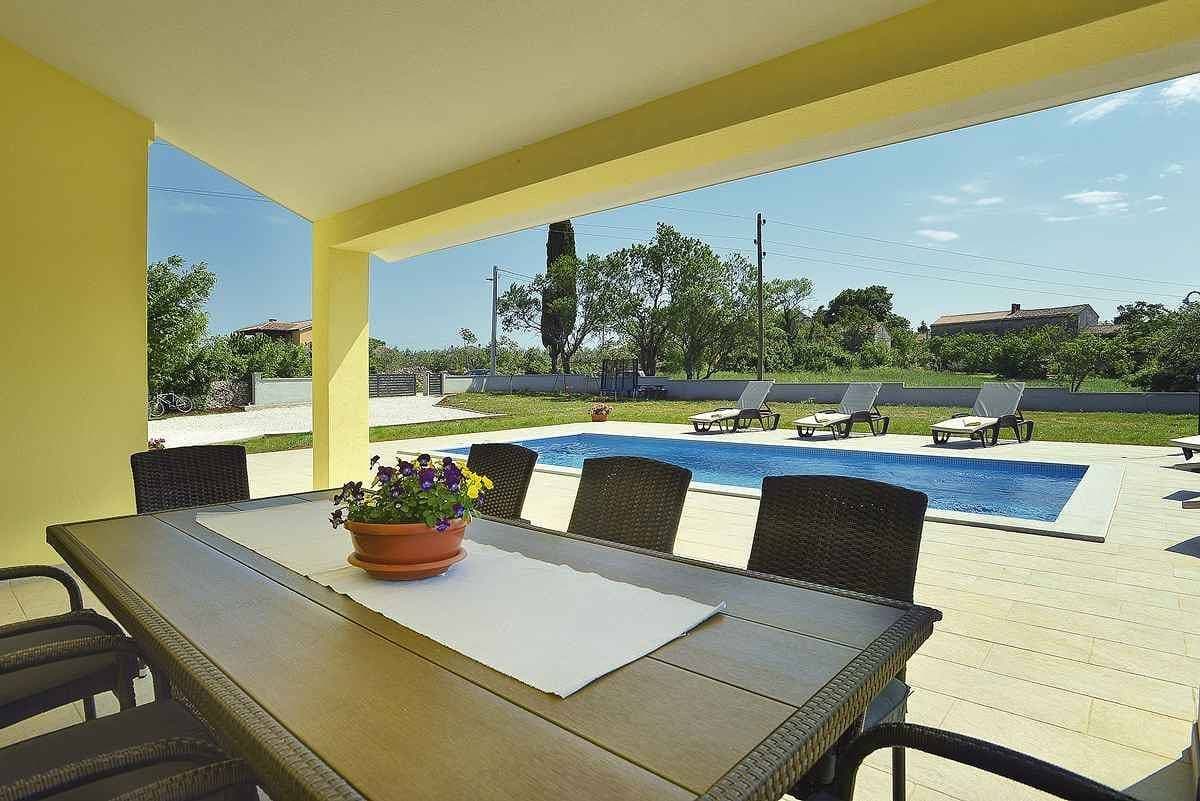 Foto 3 von 25: Villa mit Pool für 6 Personen