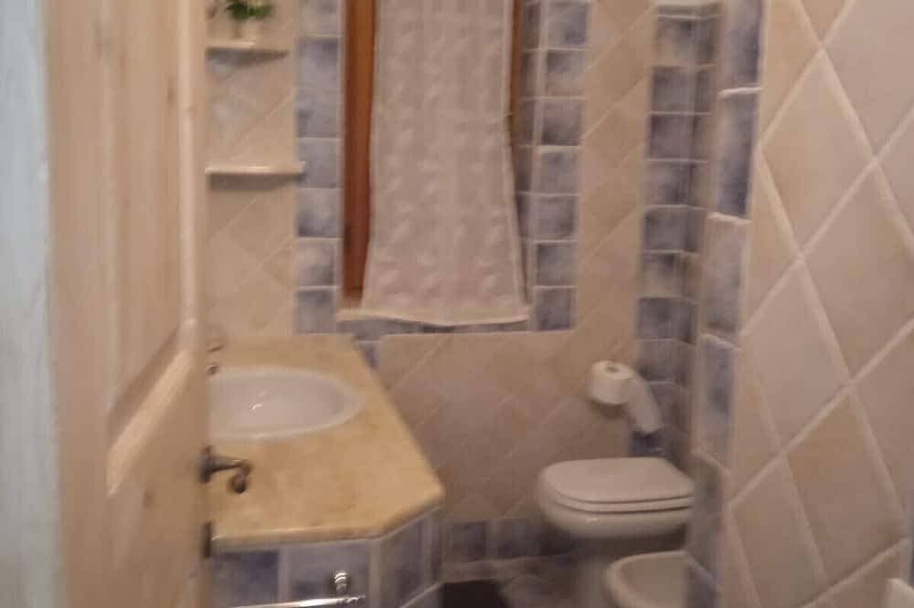 Foto 8 von 26: Unabhängige Villa mit großem Garten und Pool 50 Meter vom Meer entfernt