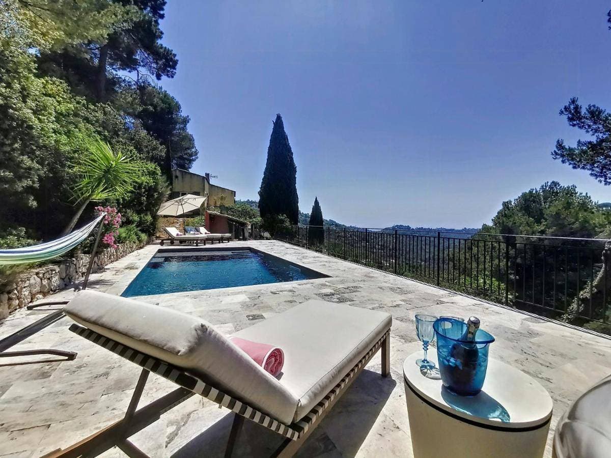 Mediterranean Villa In The Hills Of Nice 1