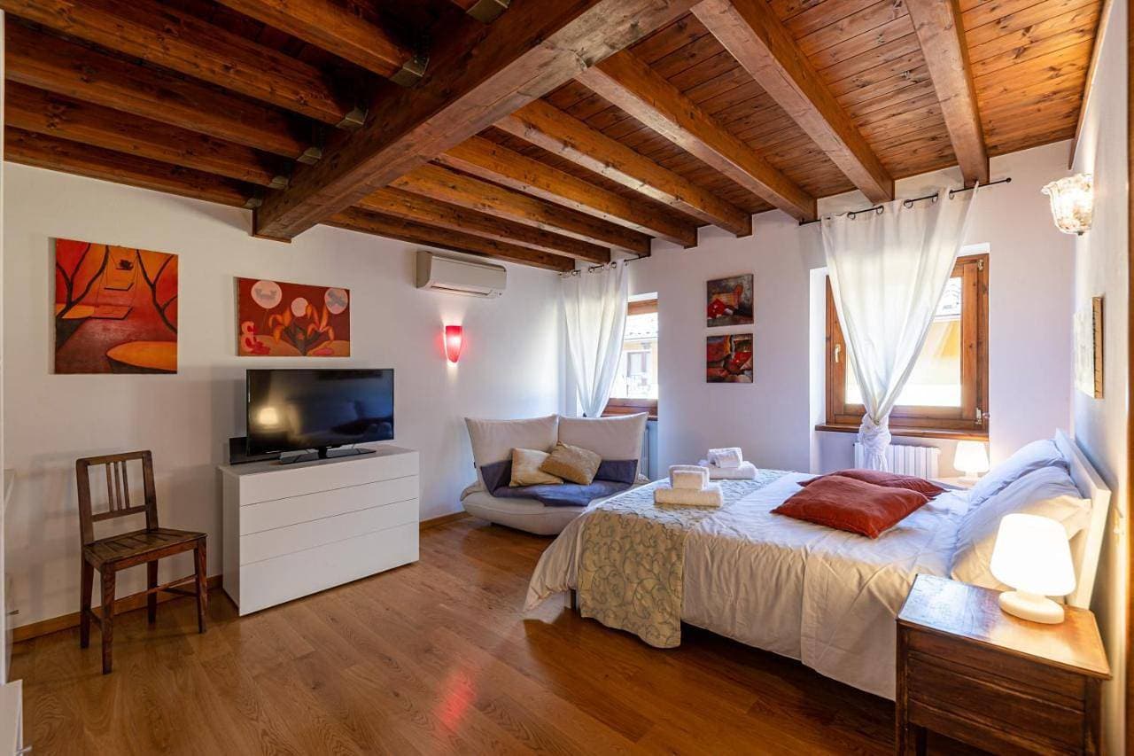 Foto 2 von 43: Studio Apartment with One Double Bed