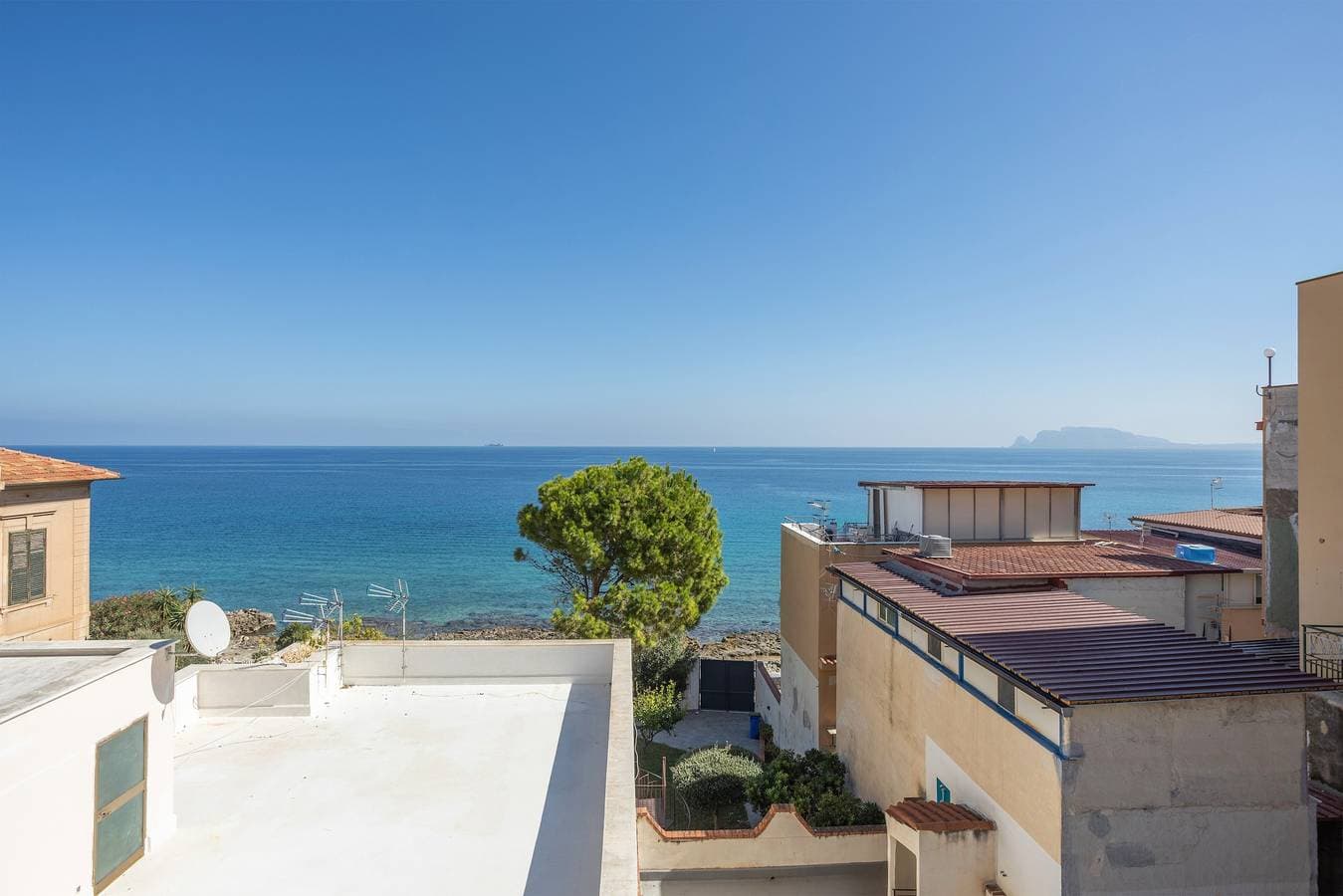La Loggia sul Mare 1