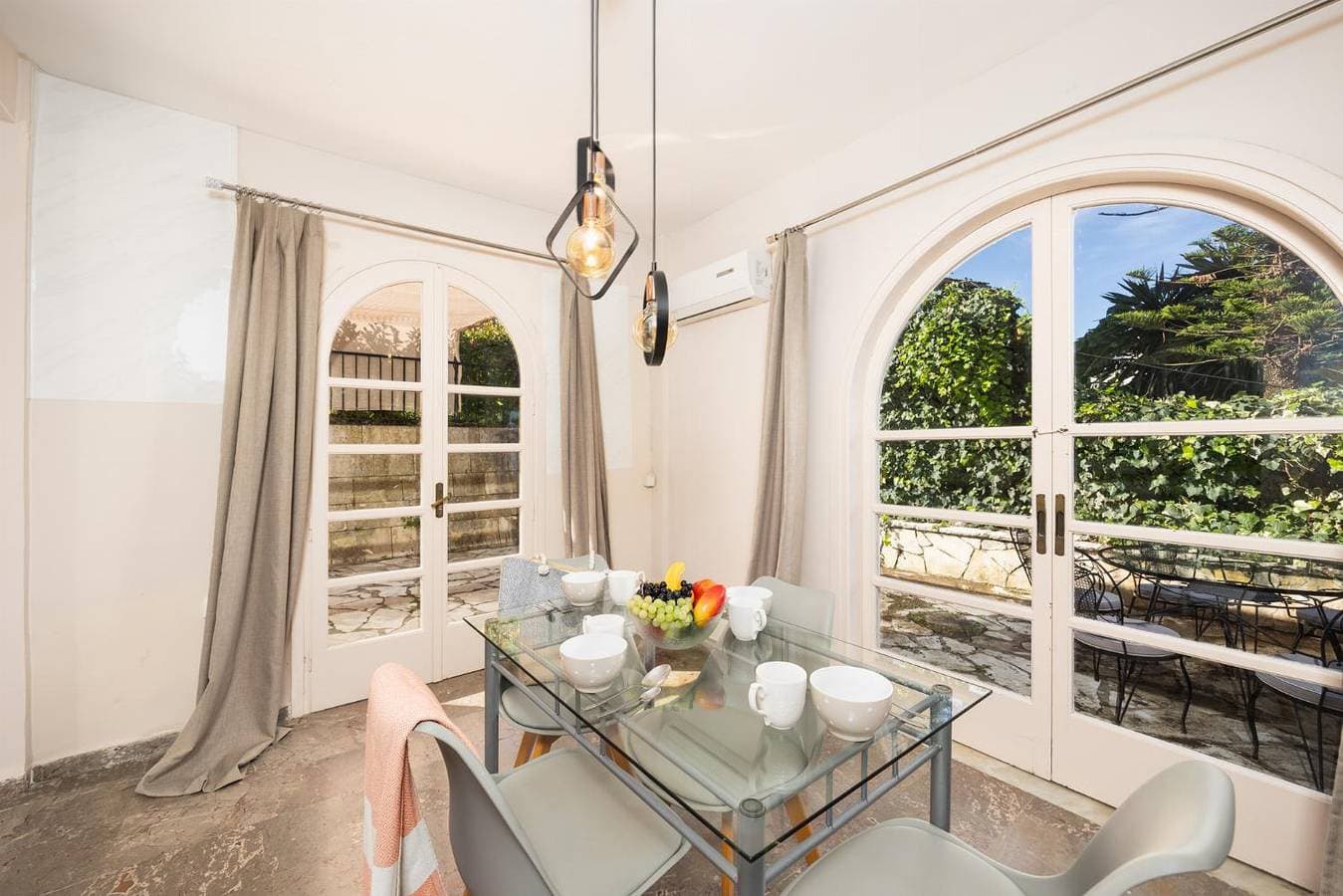 Foto 12 von 26: Villa für 6 Personen mit Garten