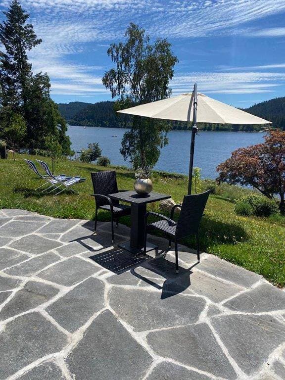 Foto 3 von 50: Seepark Schluchsee - Ferienwohnung Seepark Schluchsee 75qm, 1 Schlafzimmer,  Terrasse, max. 2 Personen