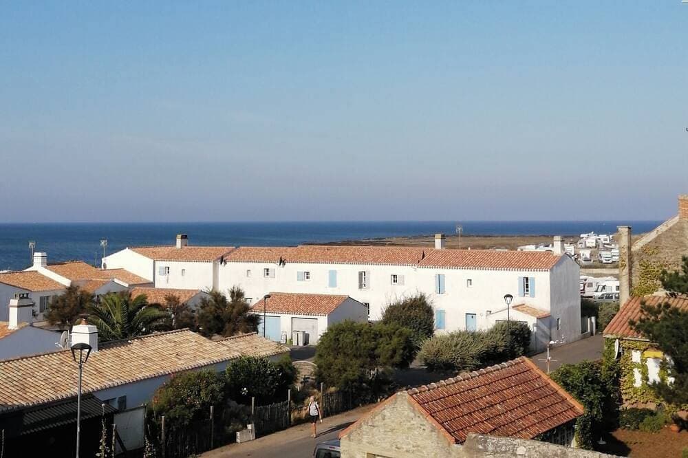 Cosy apartment with magnificent sea view on the island of Noirmoutier 1