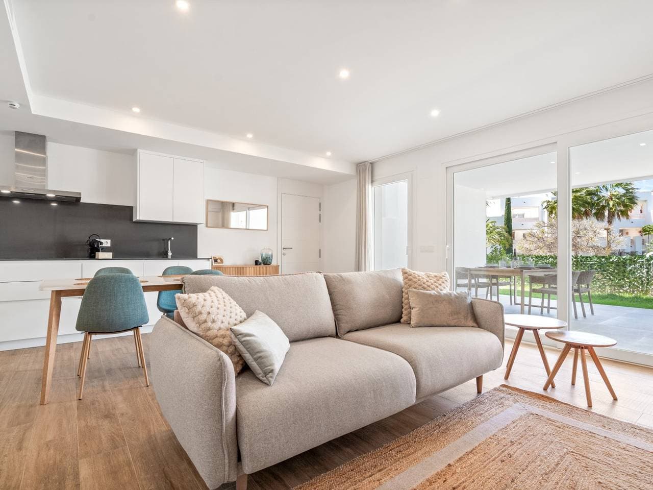 Foto 6 von 36: Modernes 1-Schlafzimmer-Apartment in der Nähe von Estepona mit exklusivem Lagunenzugang