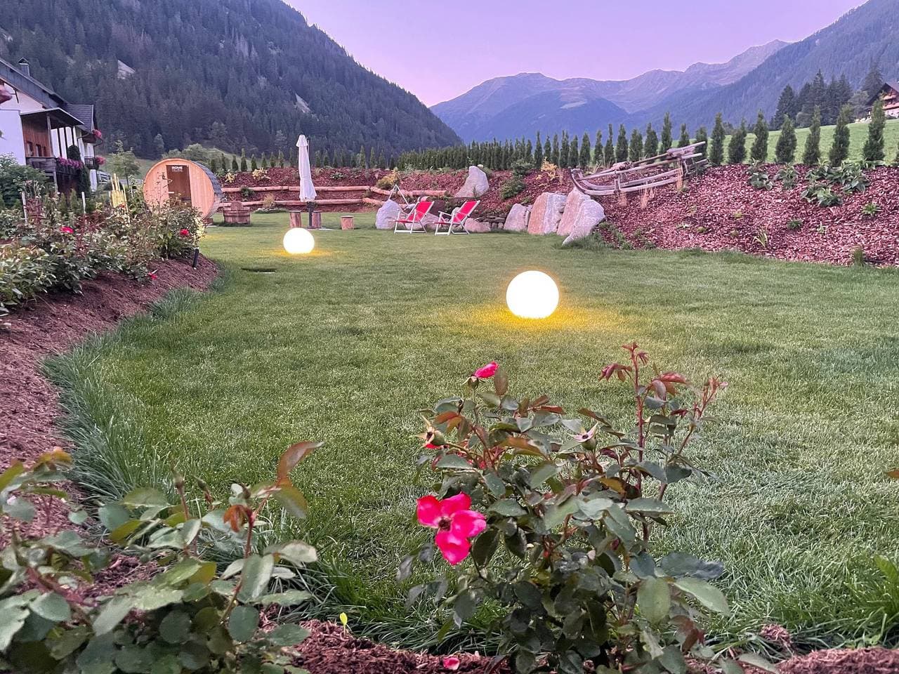 Foto 9 von 20: Chalet „Villa Anita The Garden“ mit Bergblick, WLAN und Klimaanlage