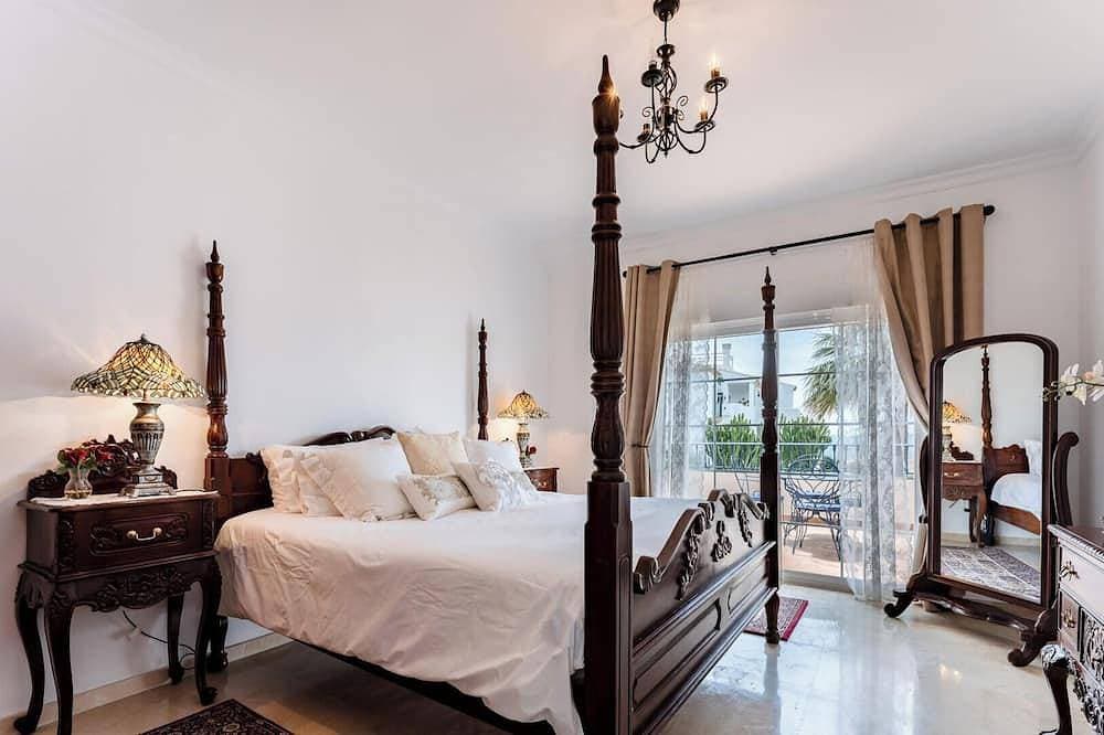 Foto 8 von 30: Luxury 3Br Villa by Alhaurín Golf w/ Heated Pool