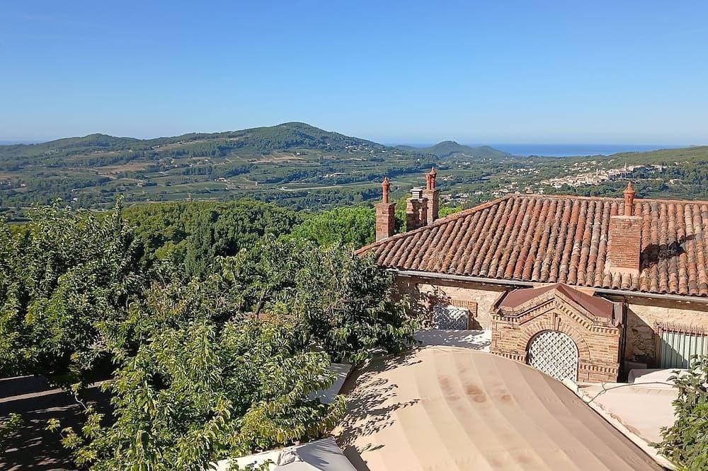 A Stop in the Var: Vineyards & Ocean Views in Le Castellet 1
