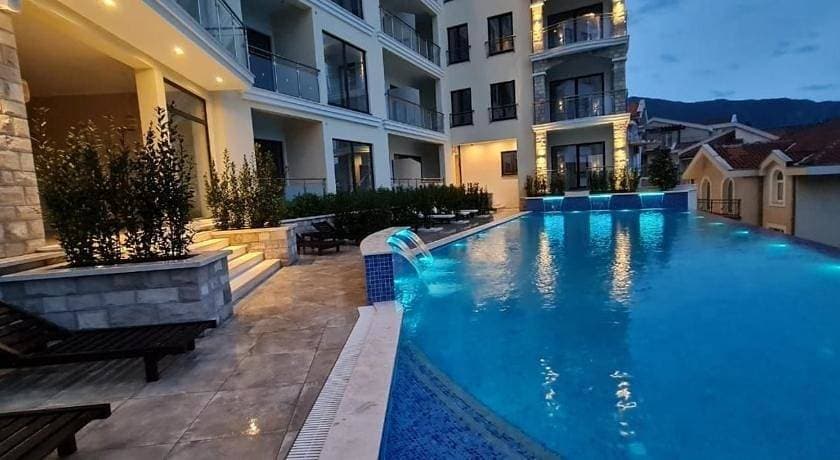 Apartment mit Meerblick in Montenegro 1