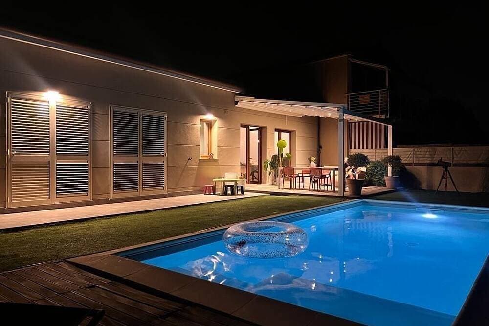 Villa with pool between Versilia and the Cinque Terre 1