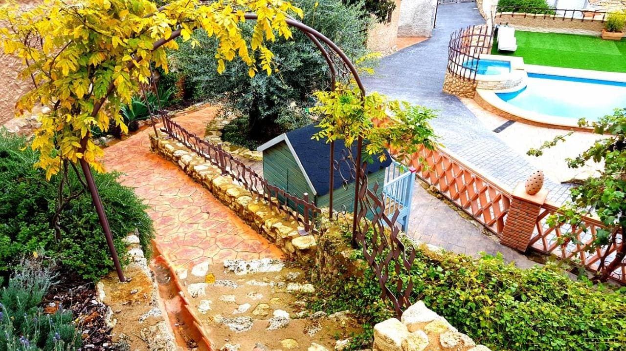 Foto 4 von 29: Three-Bedroom Townhouse