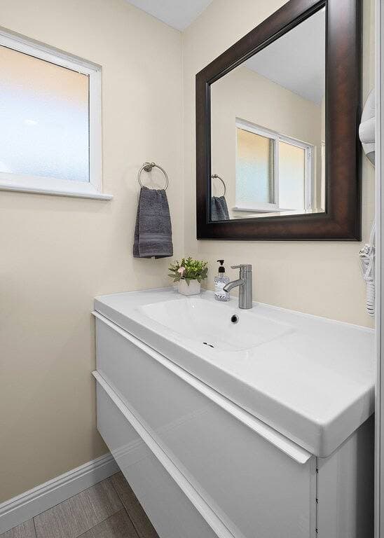 Cozy 2B/1Bth w Great Access to Airport 1