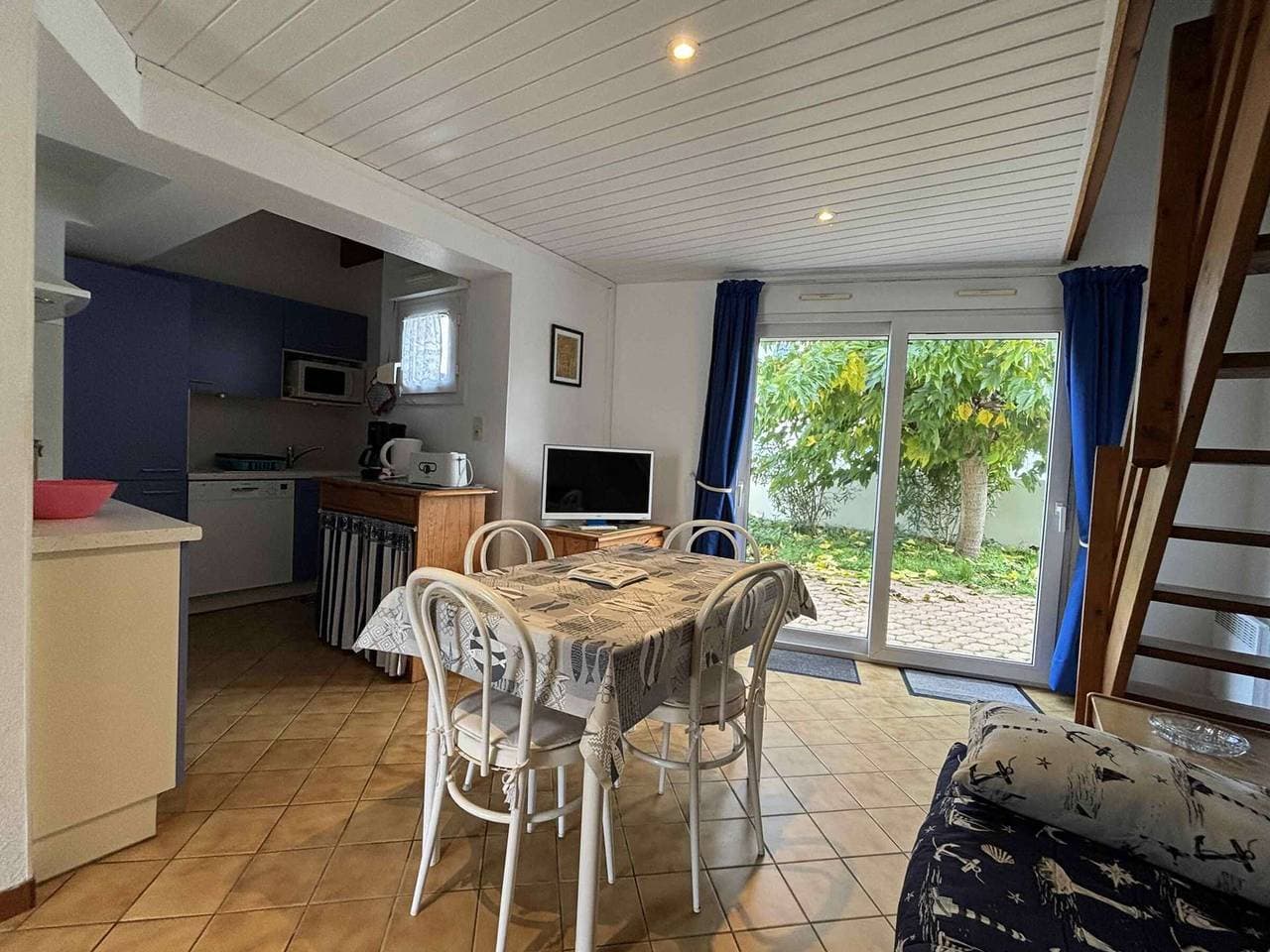 Foto 9 von 14: Familienhaus nahe Strand in Saint-Denis d'Oléron, eingezäunter Garten