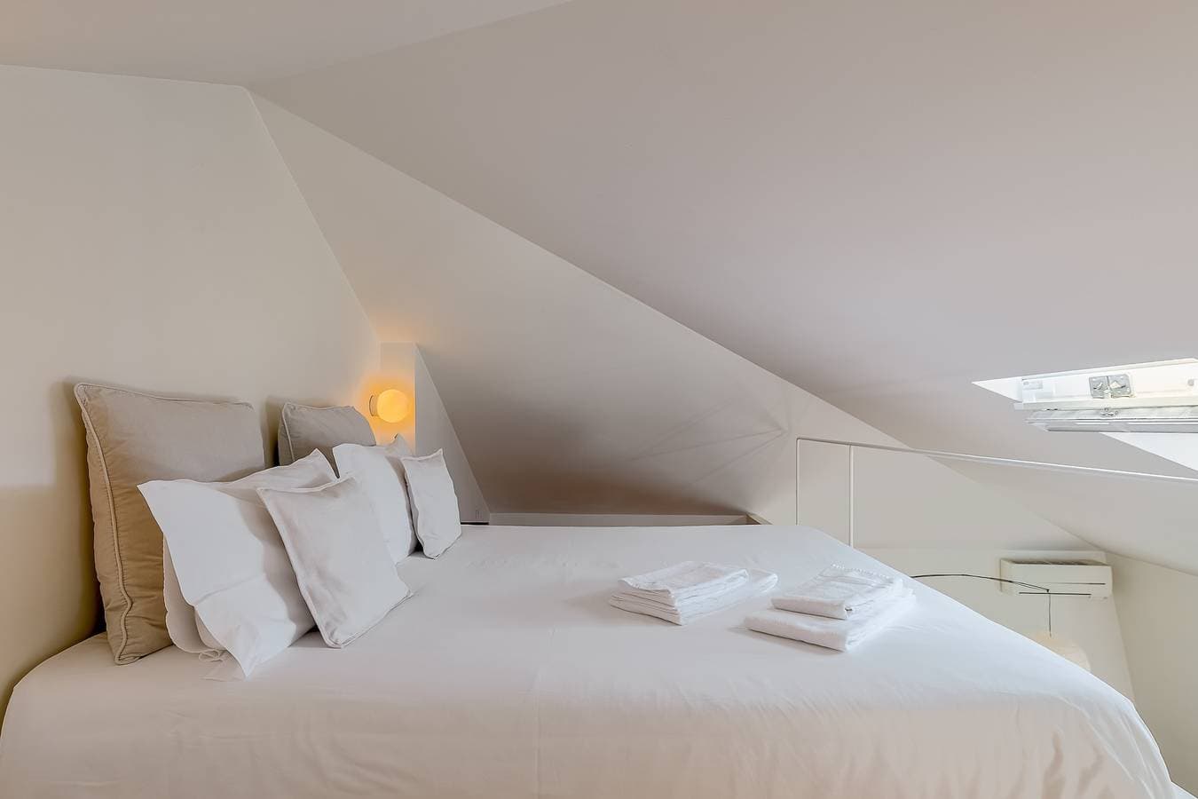 Foto 13 von 30: Apartment 'Loft Bica mit Blick auf den Fluss' mit WLAN und Klimaanlage
