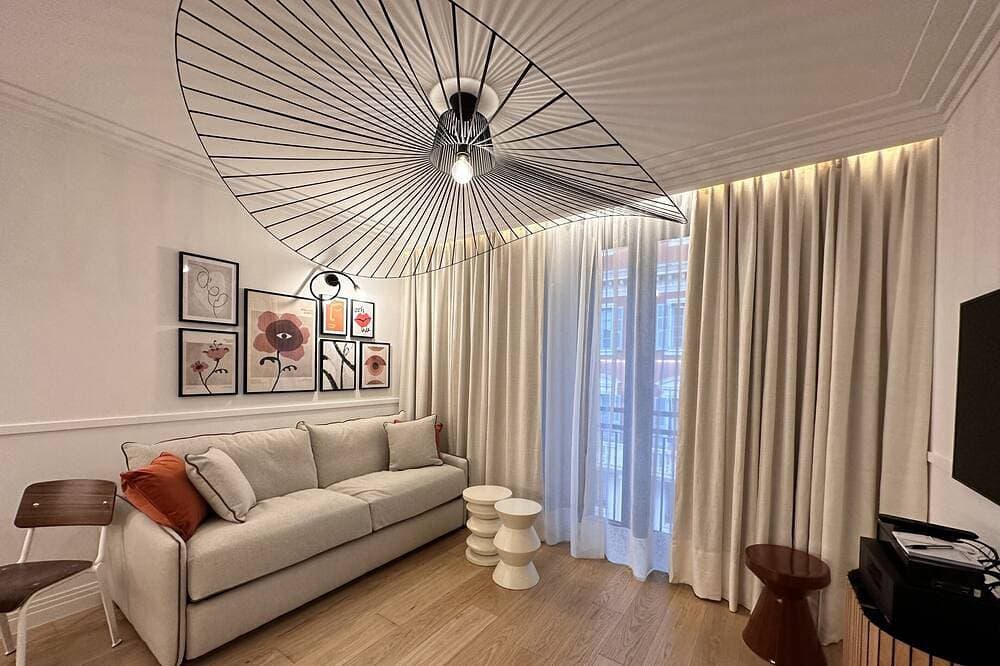 Opera Promenade 2 – Renovated • 1 min to Beach • Air Conditioning 1