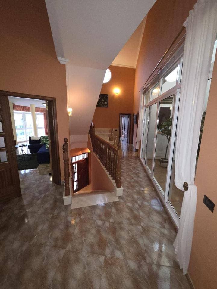 Foto 13 von 19: Three-Bedroom House