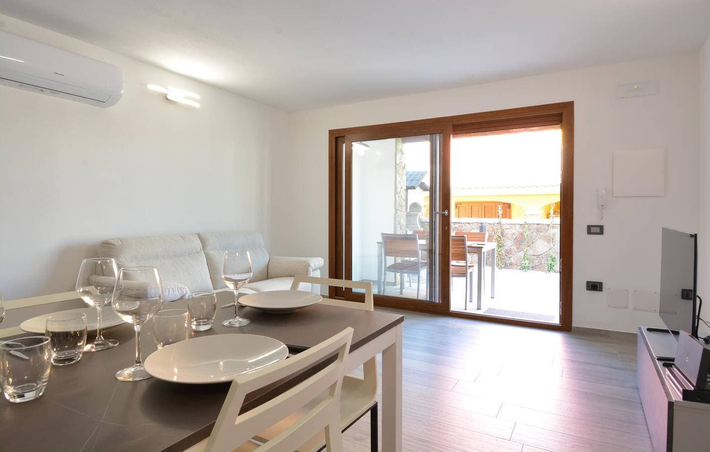 Foto 9 von 24: Gemütliches Olia Speciosa Apartment mit Parkplatz und Terrasse