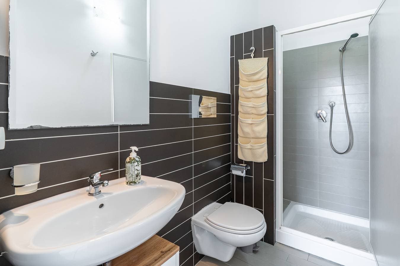 Foto 11 von 29: Doppelzimmer mit gemeinsamer Terrasse, WLAN und Klimaanlage