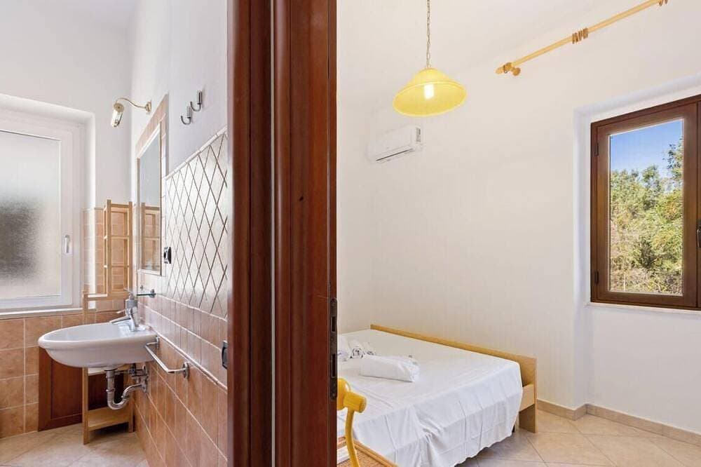 Foto 3 von 30: Is Feminas 26 – Your seaside escape just steps from the beach 🌊☀️