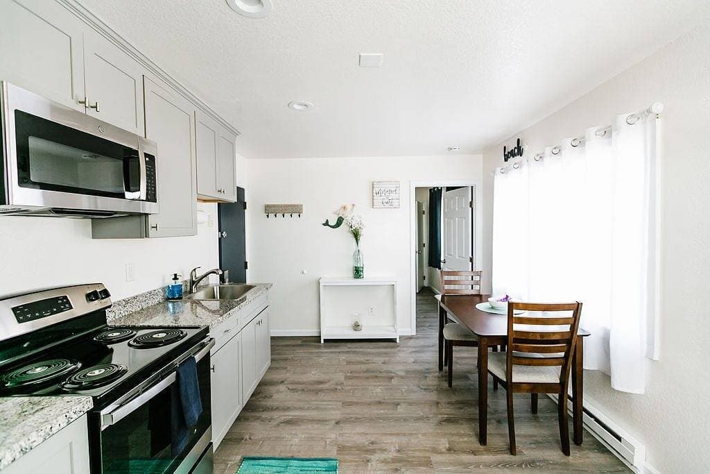 Foto 9 von 18: One Block from Ocean Close to everything! Modern and Clean!!