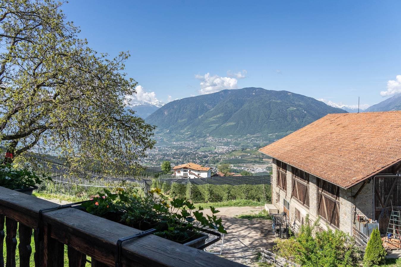 Foto 7 von 25: Ferienwohnung Brunjaunhof mit Bergblick, privater Terrasse und Gemeinschaftsgarten