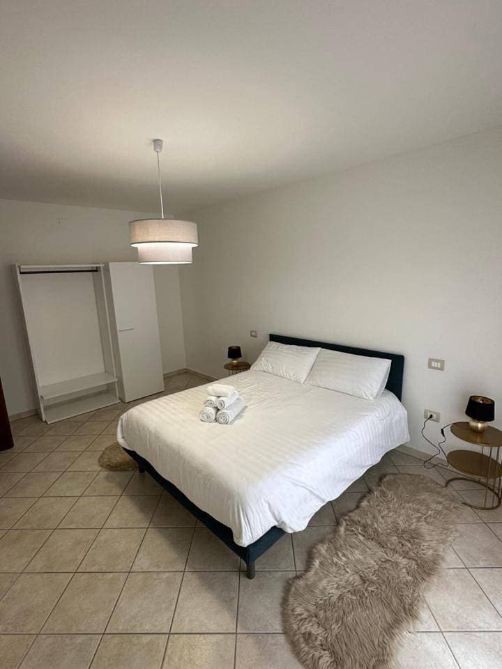Foto 10 von 16: Two-Bedroom Apartment